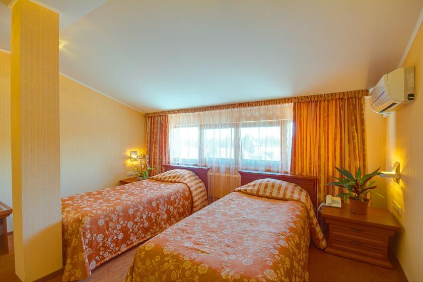 Hutor Hotel Dnipro Habitación foto
